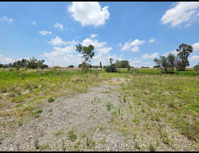 19,042M² VACANT LAND FOR SALE IN CITY DEEP